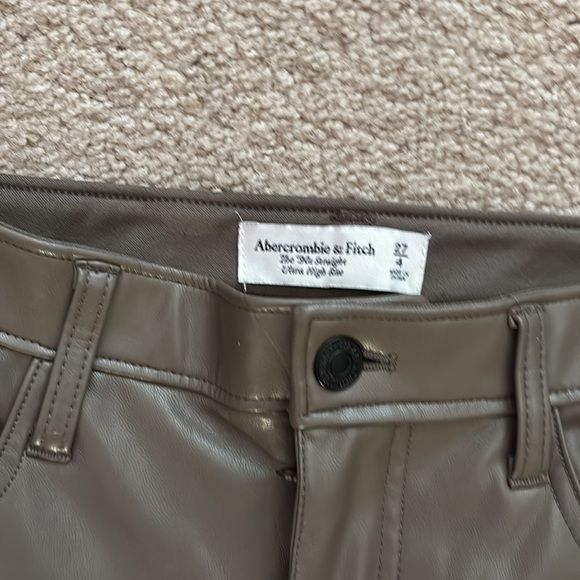 Abercrombie & Fitch: Curve Love The 90s Straight Ultra High Rise size 27 - Picture 2 of 7